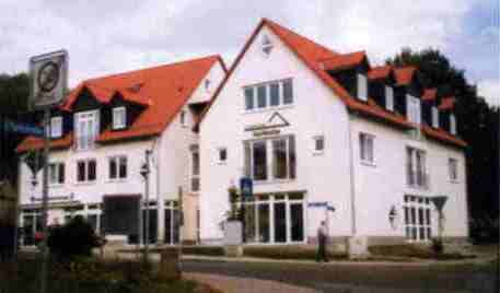 Bürohaus des Netzwerkmitgliedes HaWoGe Kitzscher GmbH, ca. 4000 Wohnungen WEG- und Mietenverwaltung im Raum Leipzig-Borna. Verwalter des Jahres 1999 ausgezeichnet vom Dachverband Deutscher Immobilienverwalter e.V.